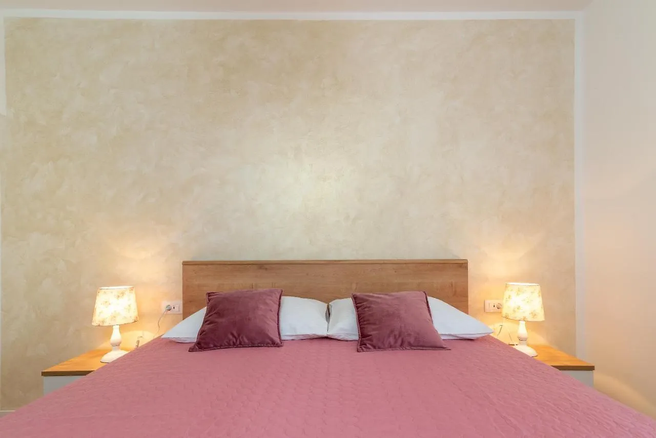 Apartments Villa Magdalena Трогир 0*,