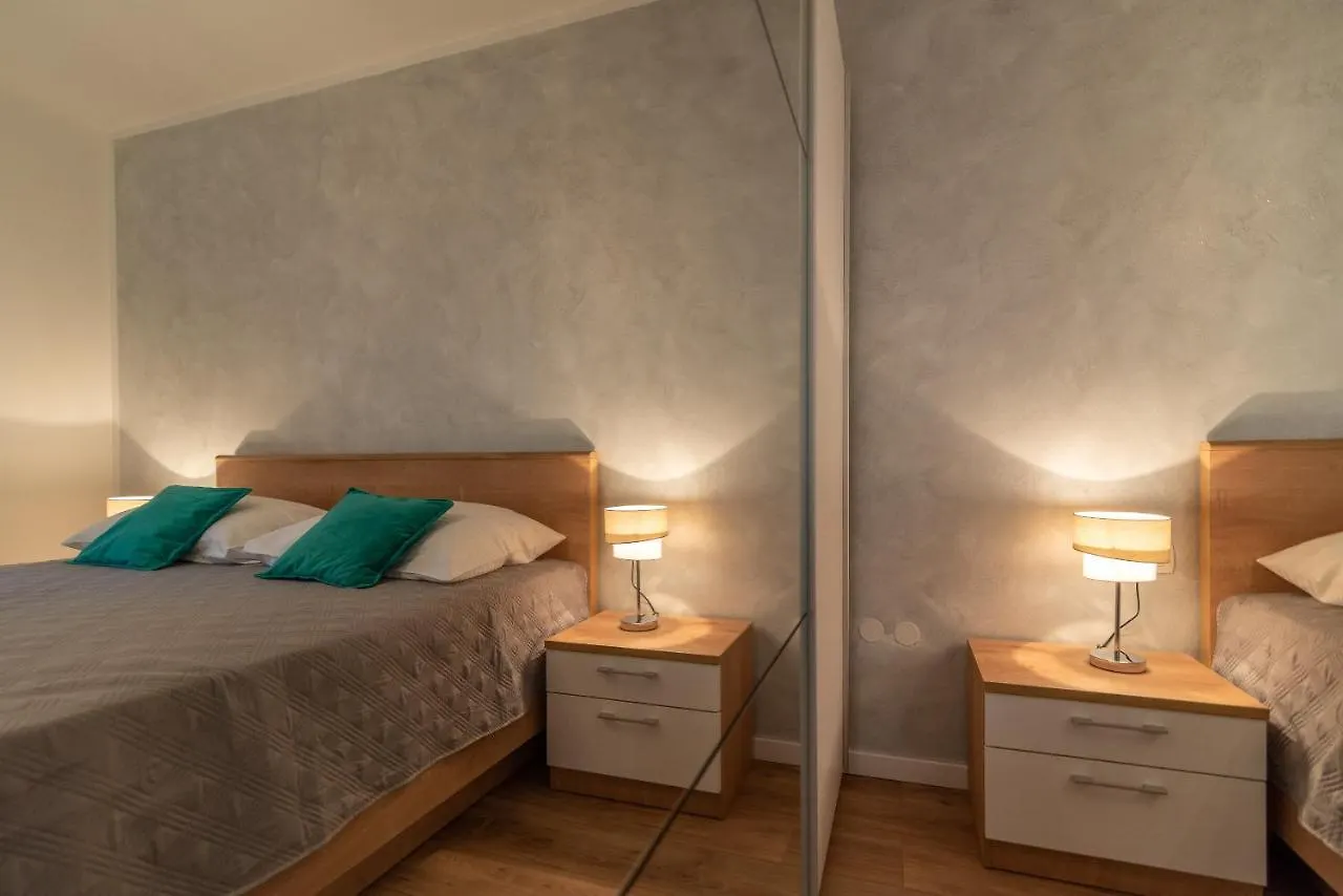 Apartments Villa Magdalena Трогир