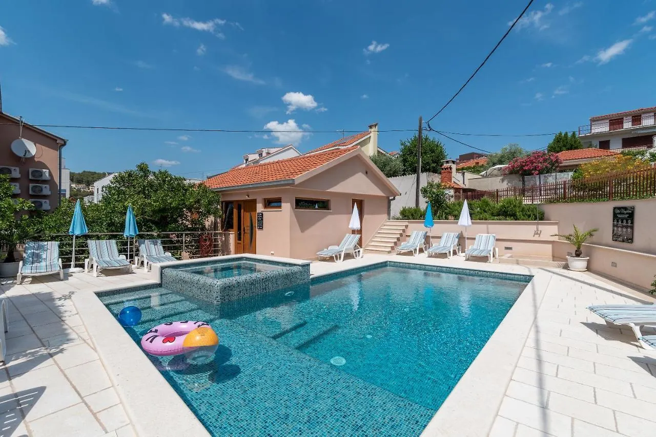 Apartments Villa Magdalena Трогир