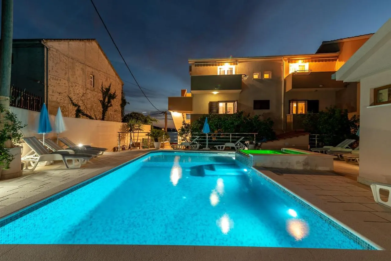 Apartments Villa Magdalena Trogir 0*,  Kroatië